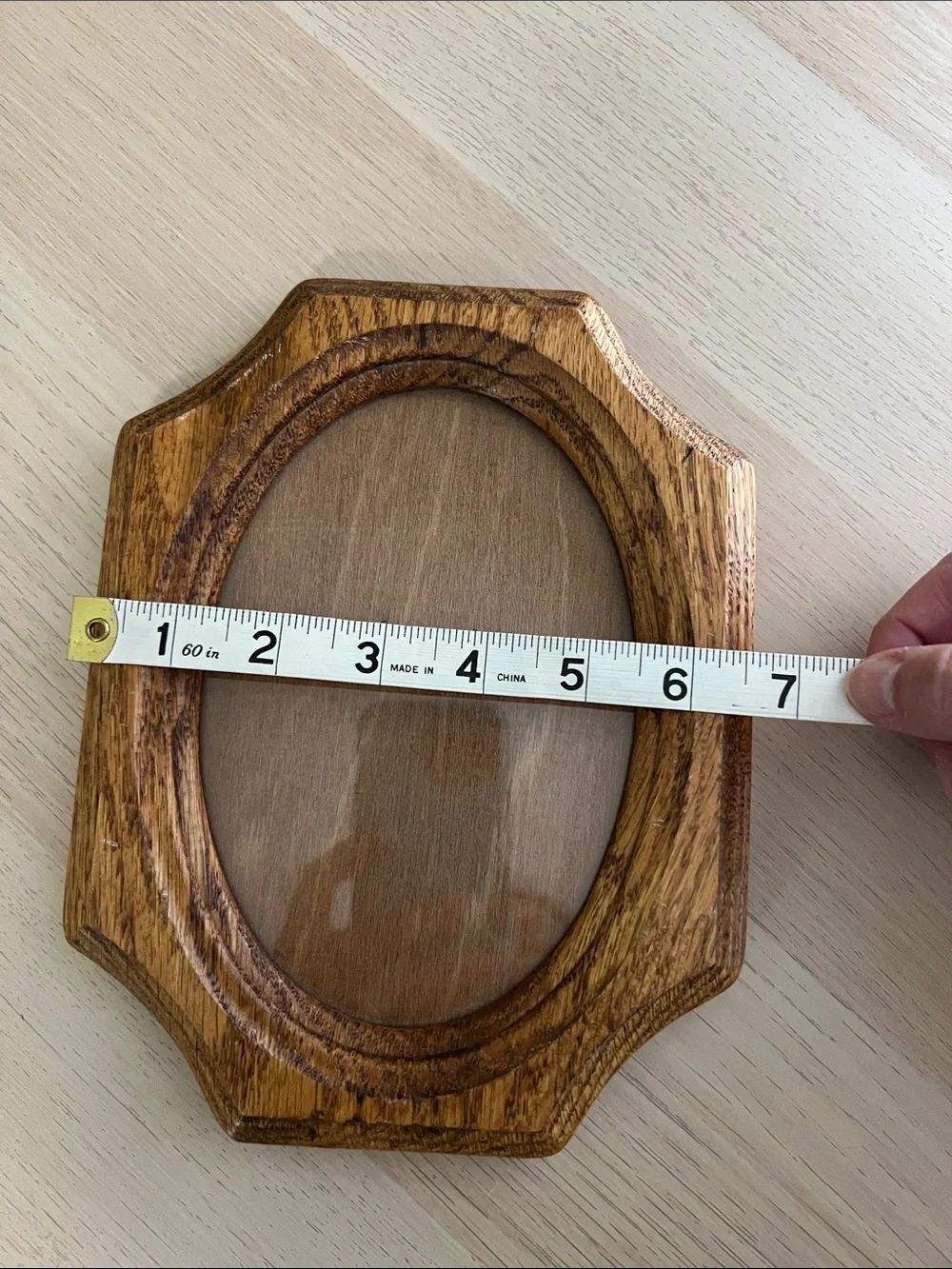 Vintage Wood Oval Portrait Frame – Unique Scalloped Design